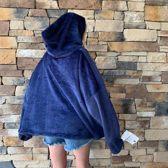 NWT-CLOUD pullover-sweatshirt- - Picture 11 of 11